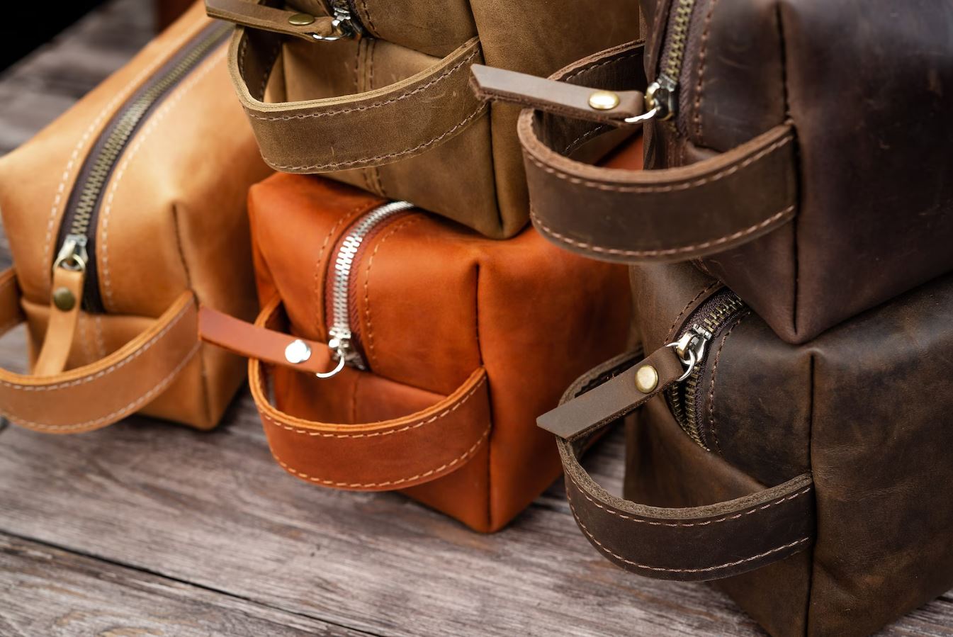 Men’s Leather Toiletry Bag – Customizable, Elegant & Travel-Ready